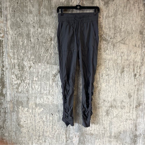 LULULEMON Women's Street to Studio Pant II UL Size 4 - Picture 1 of 7